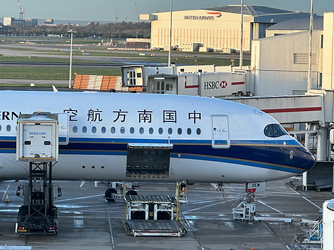 首乘南航长途航线｜伦敦希思罗-北京大兴-香港｜A359经济舱往返体验