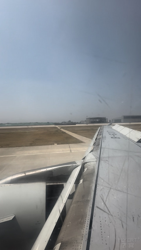 首乘南航长途航线｜伦敦希思罗-北京大兴-香港｜A359经济舱往返体验