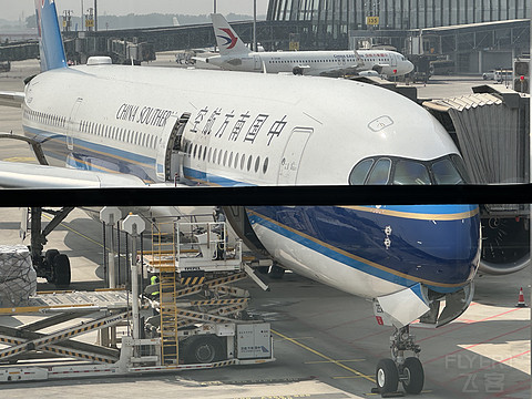 首乘南航长途航线｜伦敦希思罗-北京大兴-香港｜A359经济舱往返体验
