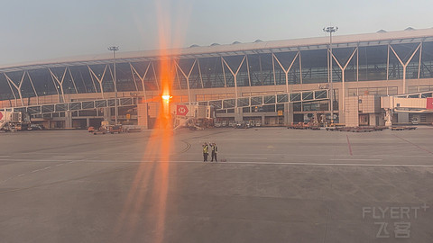 1100元的国航浦东沈阳往返P舱之旅-浦东休息室的面挡终于修好了[by上海小医生]