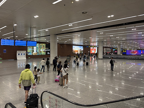 1100元的国航浦东沈阳往返P舱之旅-浦东休息室的面挡终于修好了[by上海小医生]
