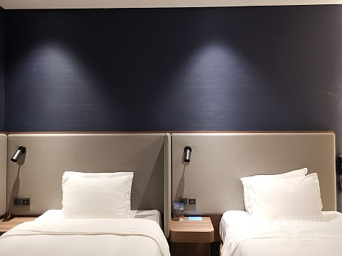 每根烟囱都是大地的肺叶 @Holiday Inn Express Harbin Songbei 每根烟囱都是大地的肺叶 @Holiday Inn Express Harbin Songbei