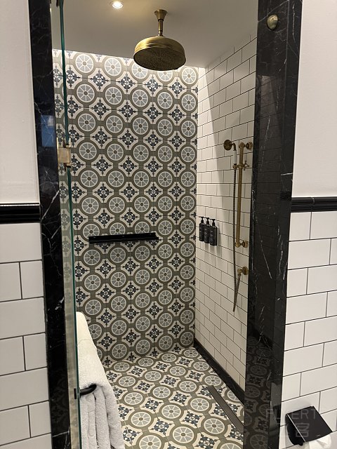 巴库商业酒店The Merchant Baku Hotel，豪华双床房体验
