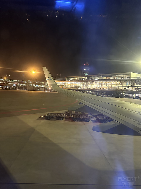 阿姆斯特丹之旅｜荷兰皇家航空 KLM｜LHR-AMS 往返体验｜解锁新机型E295