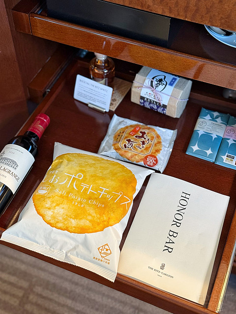六本木の日与夜，狮王虽老，气质尚在------东京丽思卡尔顿酒店