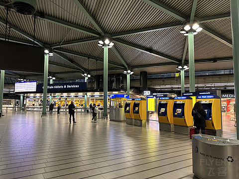 阿姆斯特丹之旅｜荷兰皇家航空 KLM｜LHR-AMS 往返体验｜解锁新机型E295
