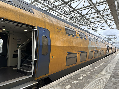阿姆斯特丹之旅｜荷兰皇家航空 KLM｜LHR-AMS 往返体验｜解锁新机型E295