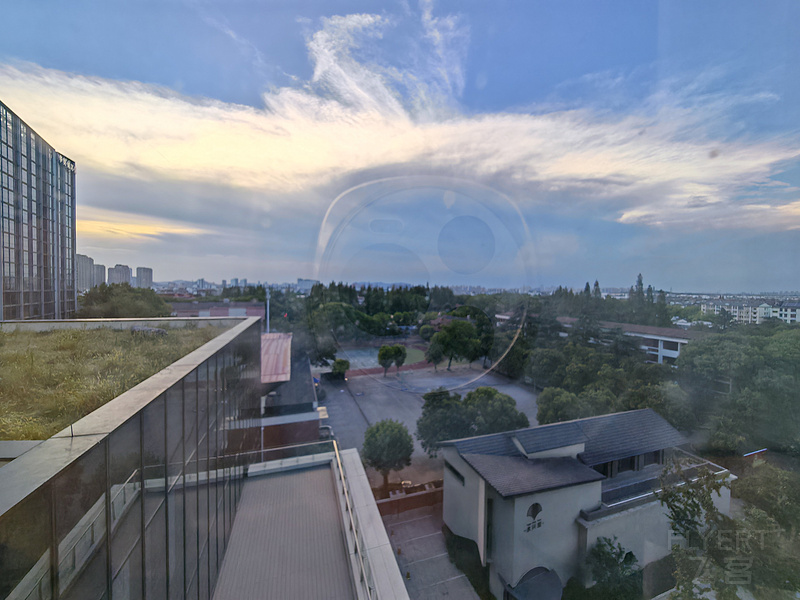 1655531YOWeqHBSsm9CLfs.jpg