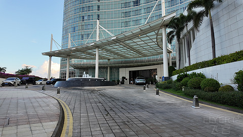 枕海听涛观云起，一宿华彩揽琼州｜海口华彩洲际酒店尊享行政海景房体验