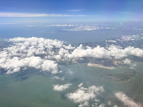 唯有牡丹真国色｜CA4360:湛江吴川-重庆江北，盛开在空中的黄牡丹