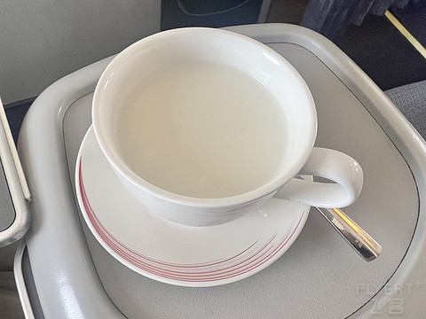 唯有牡丹真国色｜CA4360:湛江吴川-重庆江北，盛开在空中的黄牡丹