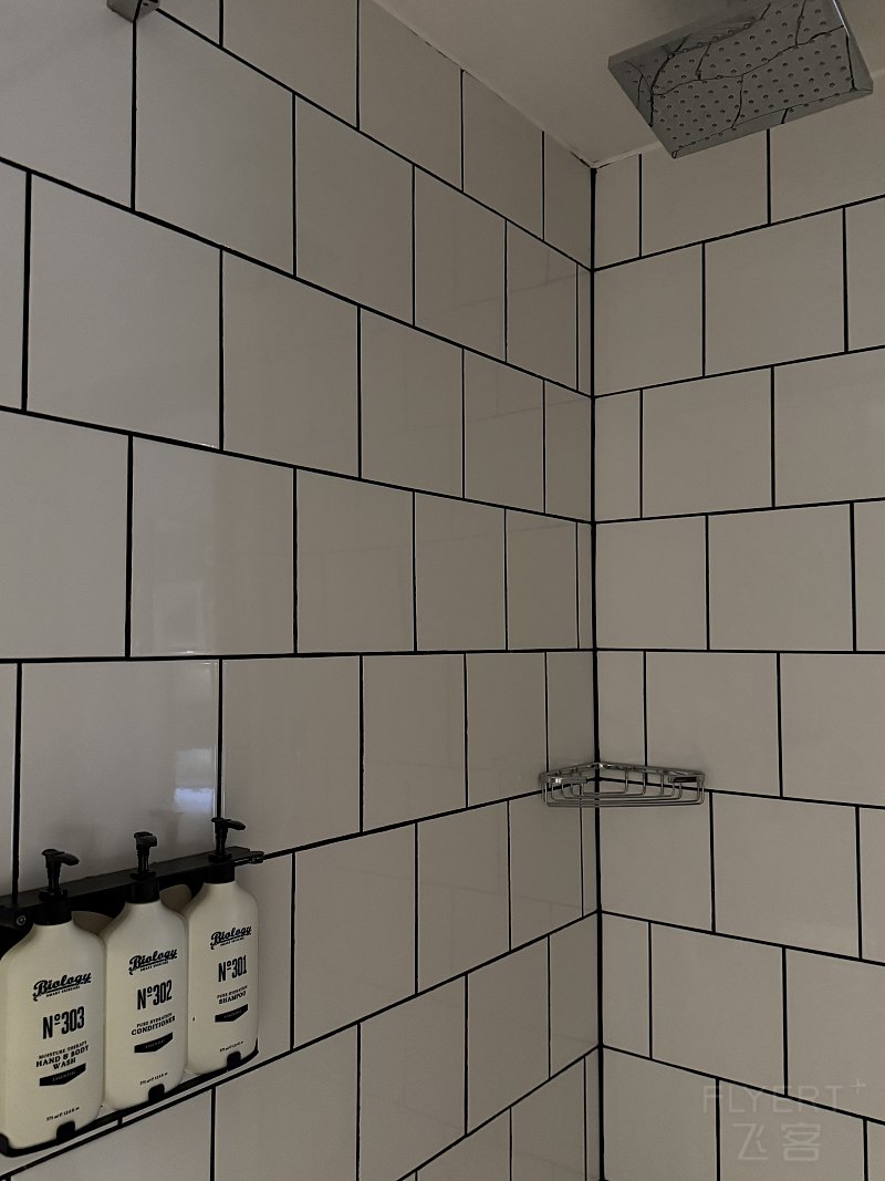 203817GRNBLOXCXWOXLHDX.png