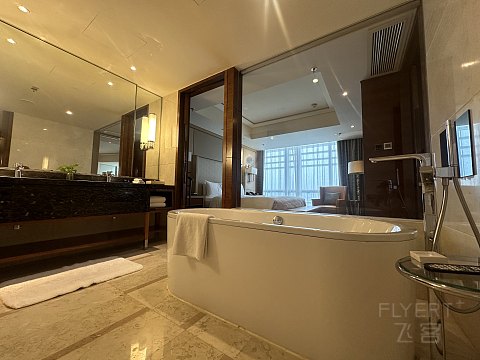 住在大玉米楼上啦·郑州绿地JW万豪酒店｜连住两晚行政套房体验