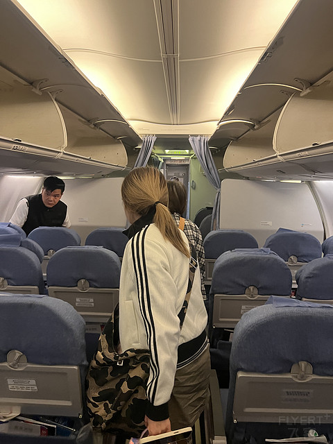 一次来自20年机龄波音737的准点飞行：沪津CA2822冷热交织与颠簸之旅
