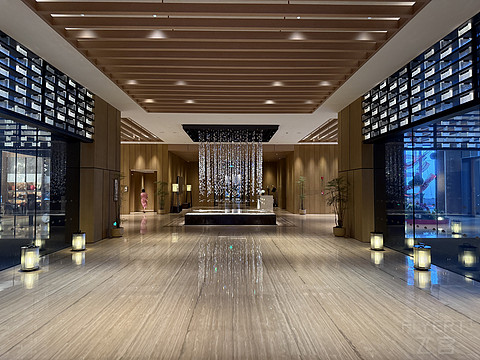 深圳文华东方酒店这么高才是地板吗