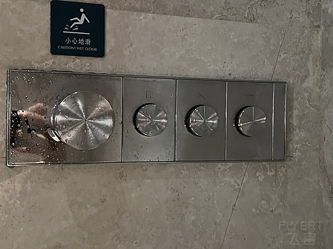 滴水湖英迪格城景开房套升级单卧湖景套不完全体验