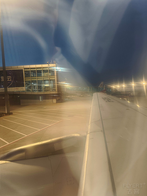 台风天返深｜深圳航空ZH9106体验报告