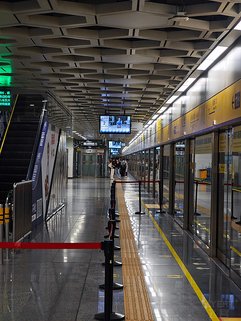 台风天返深｜深圳航空ZH9106体验报告