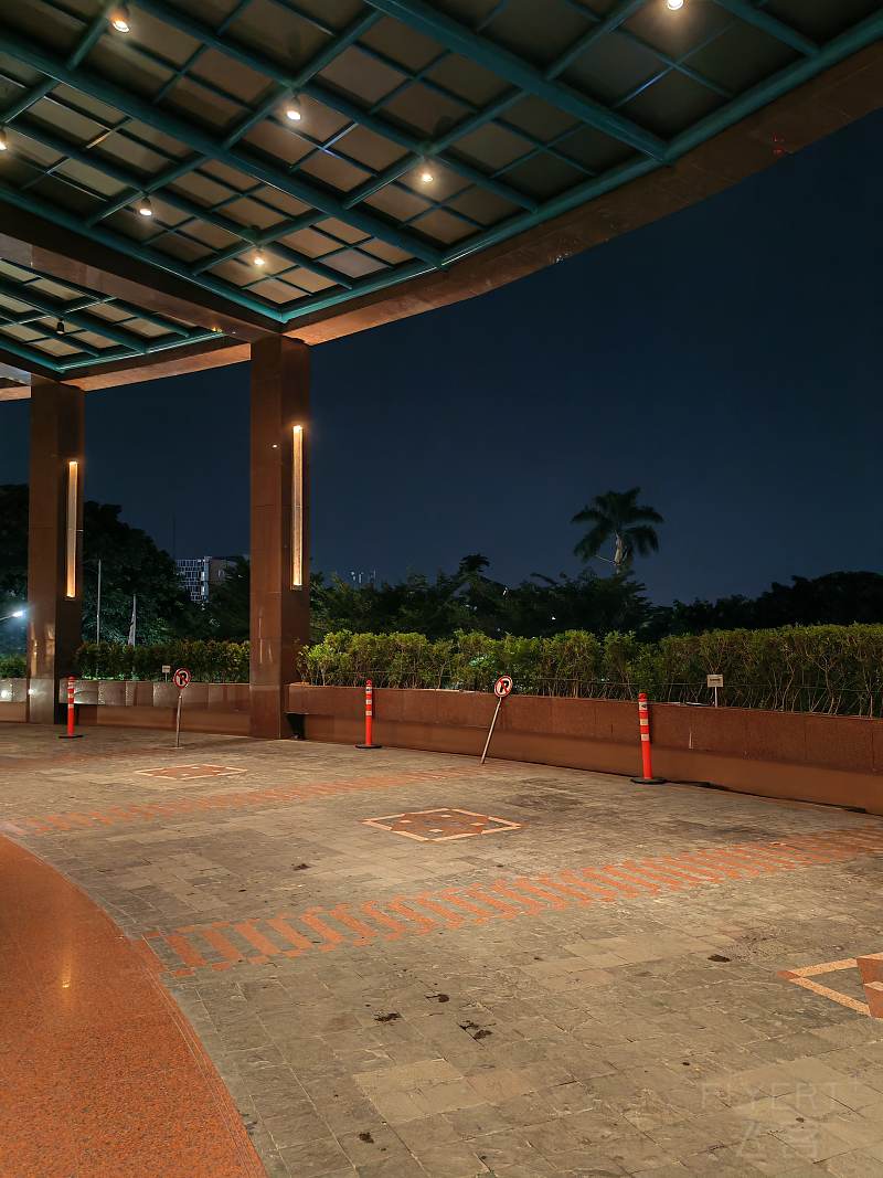 163058Re9958RIxmBMAO1X.jpg