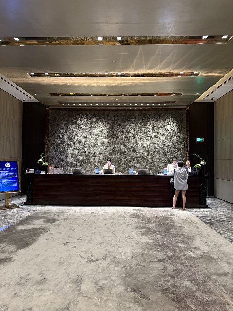 北京康莱德酒店房间基础窗户就不基础