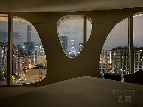 北京康莱德酒店房间基础窗户就不基础
