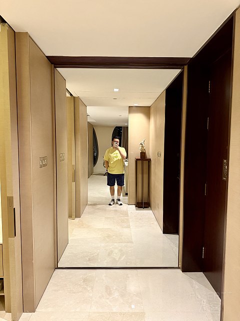北京康莱德酒店房间基础窗户就不基础