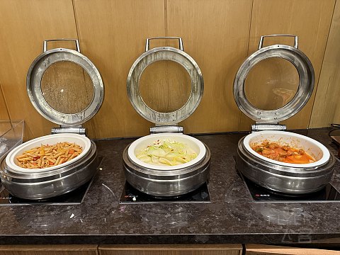 北京康莱德酒店房间基础窗户就不基础