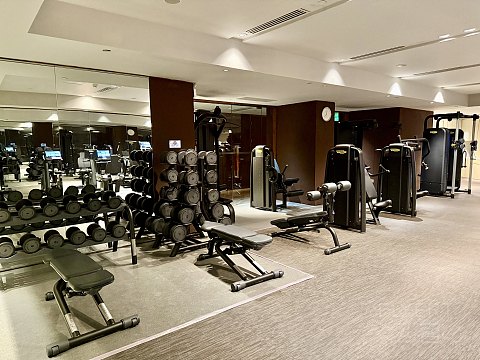 北京康莱德酒店房间基础窗户就不基础