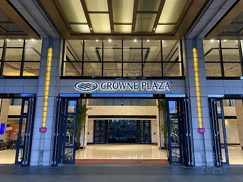 可能是国内最便宜皇冠假日｜三亚中心皇冠假日酒店｜行政大床房