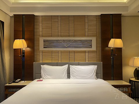 可能是国内最便宜皇冠假日｜三亚中心皇冠假日酒店｜行政大床房