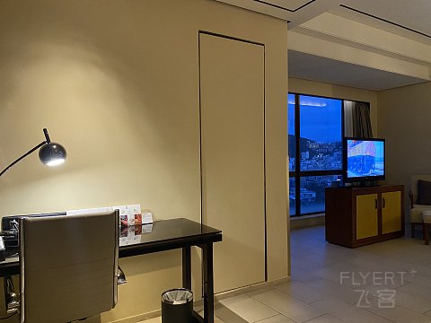 可能是国内最便宜皇冠假日｜三亚中心皇冠假日酒店｜行政大床房
