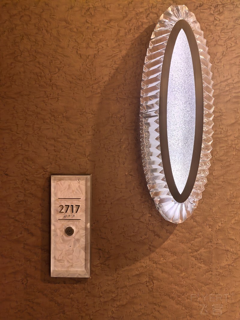 155859nxJpluq6WTt84KDn.jpg