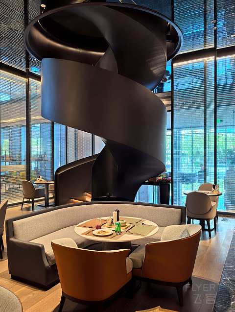 摩登商旅萌象憨态可掬，郑州高新皇冠假日酒店报告