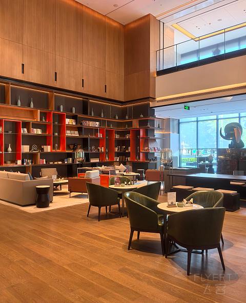 摩登商旅萌象憨态可掬，郑州高新皇冠假日酒店报告