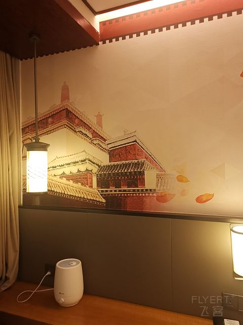 石阶从山脚叠到扎仓大殿，像一册被月光摊开的贝叶经 @Hilton Garden Inn Shangri-La
