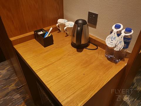 石阶从山脚叠到扎仓大殿，像一册被月光摊开的贝叶经 @Hilton Garden Inn Shangri-La