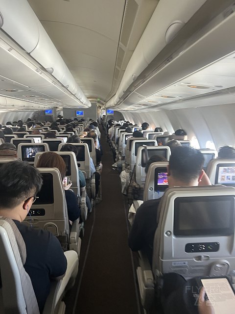 “黄金航线，稳健翱翔”MU5111沪京快线飞行体验