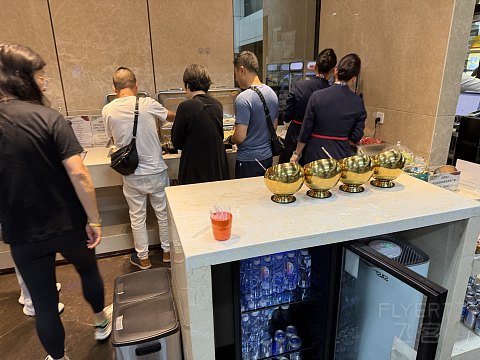 再见米娜，台风过后的山航珠海-虹桥，不延误的商务舱之旅[by上海小医生]