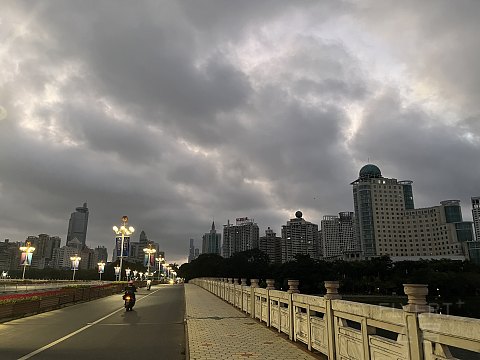没有小车的远机位登机｜ZH9167南宁北京，深航改舱公务舱初体验