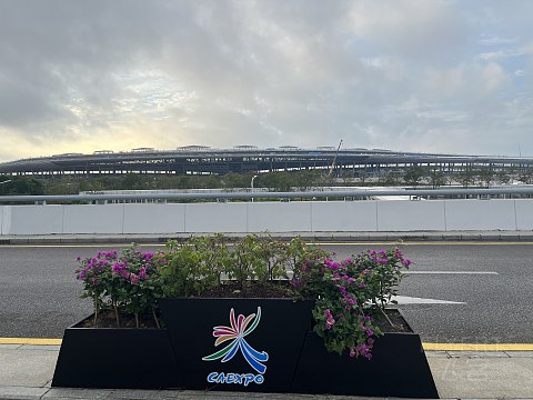 没有小车的远机位登机｜ZH9167南宁北京，深航改舱公务舱初体验