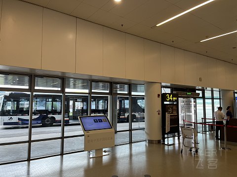 没有小车的远机位登机｜ZH9167南宁北京，深航改舱公务舱初体验