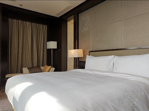 高阁入云巅，朔色接长天 @JW Marriott Yinchuan