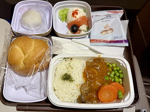 ⛈️夏日保留节目｜东航MU522 NRT-PVG A330-300超级经济舱体验