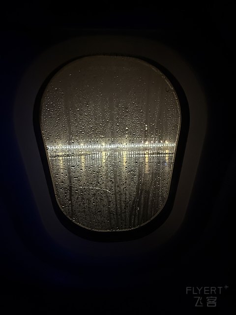 ⛈️夏日保留节目｜东航MU522 NRT-PVG A330-300超级经济舱体验