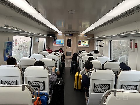 多方比选，还是宽体和餐食胜出｜CA1817北京首都-南京禄口330躺飞金陵