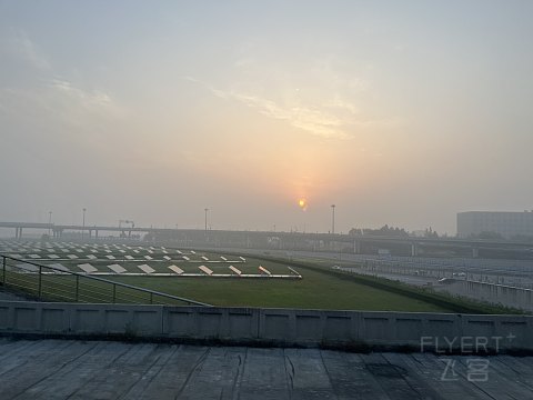 多方比选，还是宽体和餐食胜出｜CA1817北京首都-南京禄口330躺飞金陵