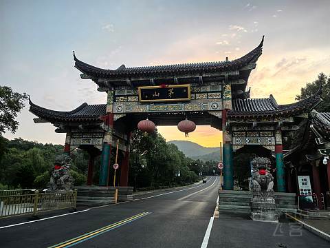 多方比选，还是宽体和餐食胜出｜CA1817北京首都-南京禄口330躺飞金陵