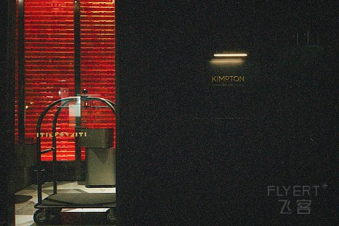 【香港金普顿KIMPTON HK海景套房：“鲶鱼”入局。】
