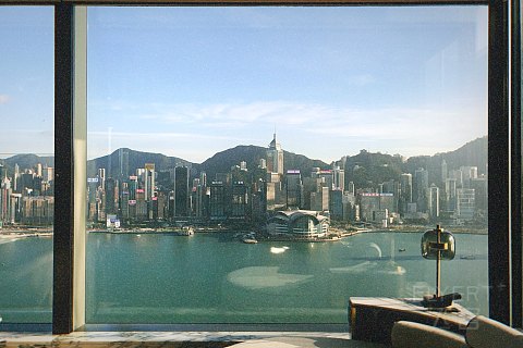 【香港金普顿KIMPTON HK海景套房：“鲶鱼”入局。】