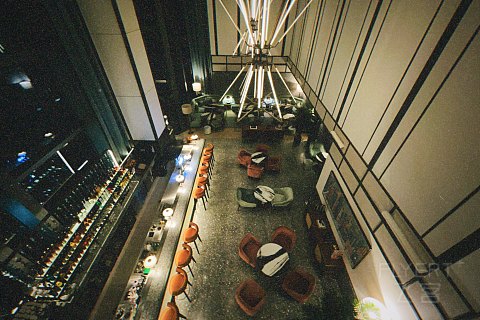 【香港金普顿KIMPTON HK海景套房：“鲶鱼”入局。】